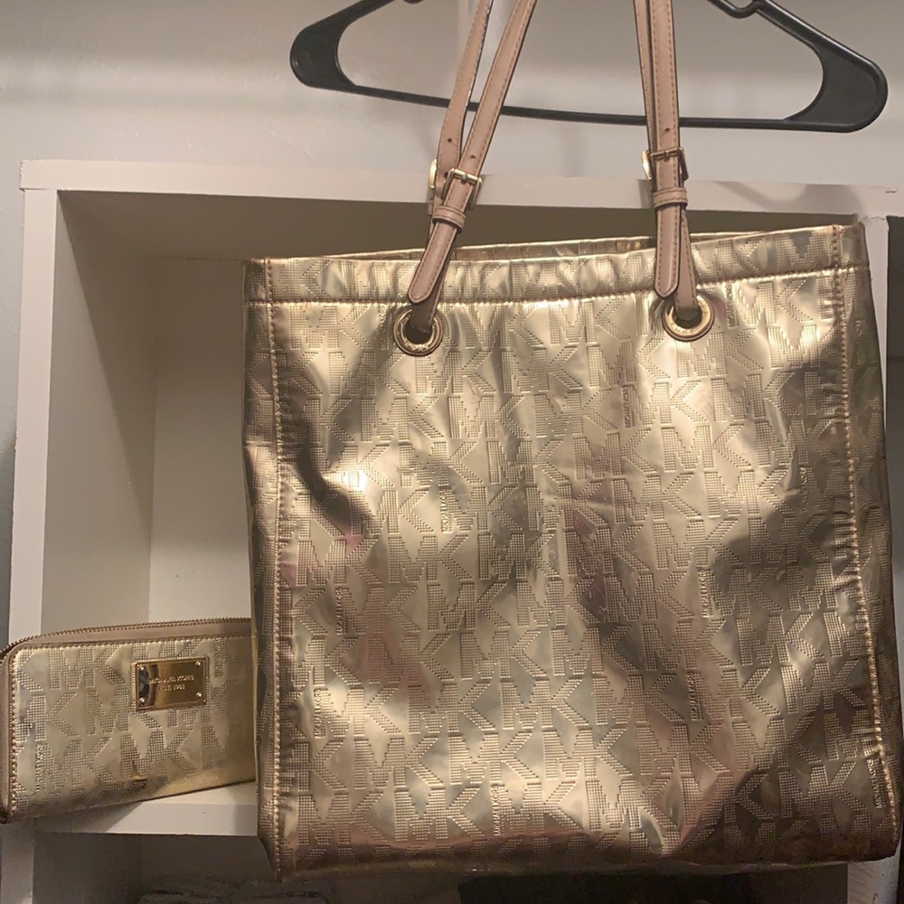 Michael Kors bag and wallet